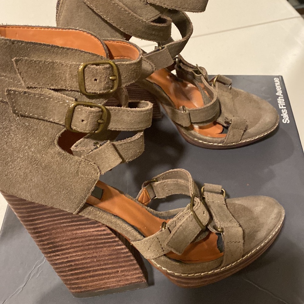 Saks Fifth Avenue Wedges - size 5.5 - Picture 8 of 11